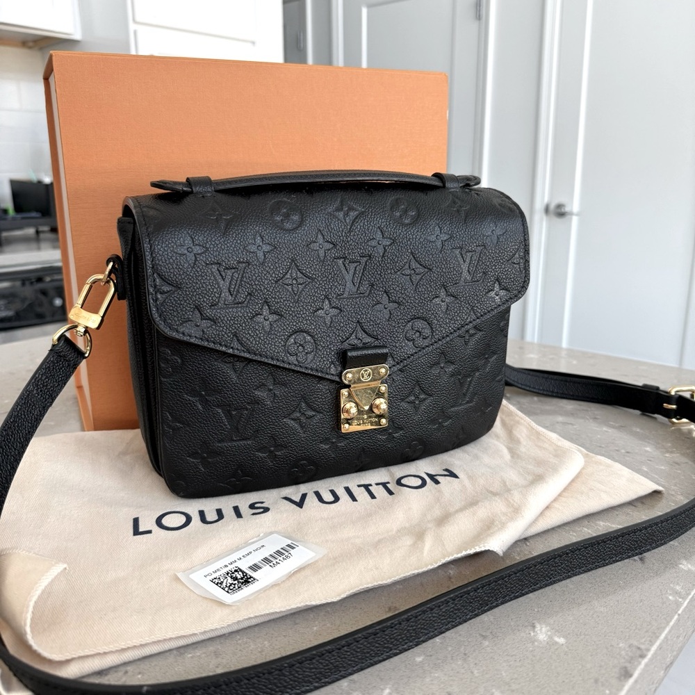 Louis Vuitton Black Monogram Empreinte Pochette Metis Crossbody Bag